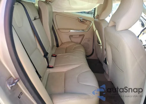 2015 Volvo Xc60 T6 Premier z USA, uszkodzony, nr VIN YV4902RB2F2620589